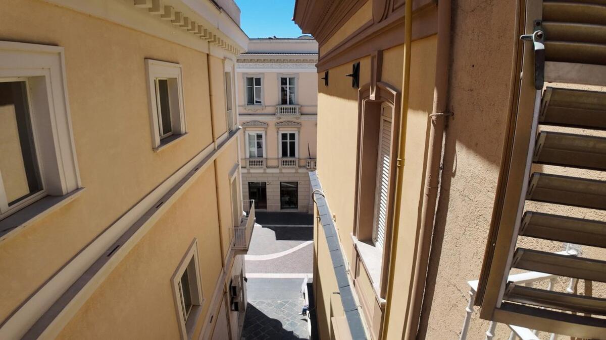 Casa Manu Nuovo Appartamento In Centro Storico Benevento Exterior foto